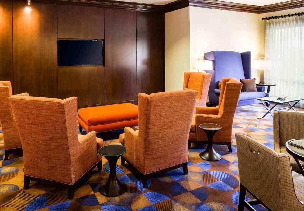 Отель Courtyard Houston I-10 West/Park Row Экстерьер фото